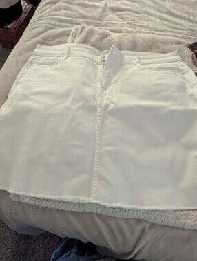 Vineyard Vines White Denim Mini Skirt with Raw Hem